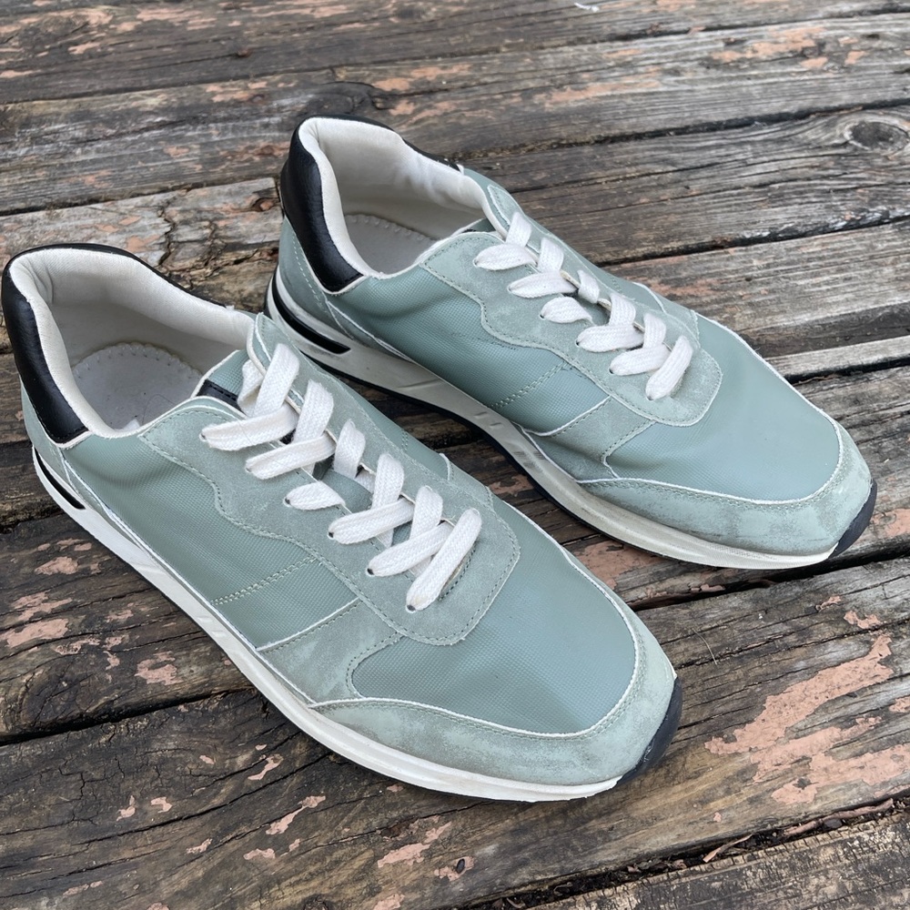 Fashion comfy sneakers